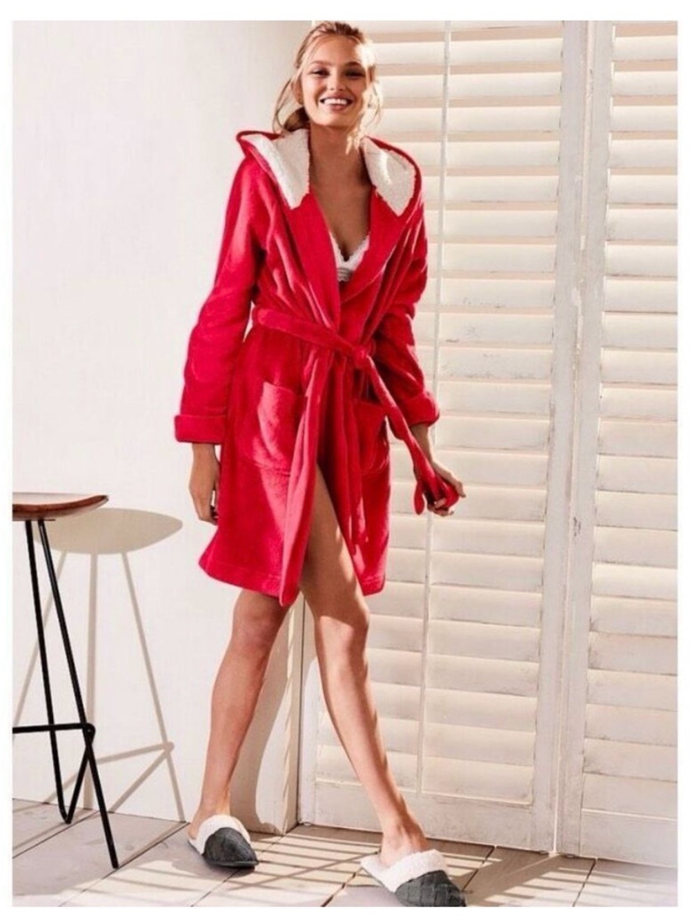 Victoria Secret Cozy Women's Red Hooded Robe with Sherpa Trim S